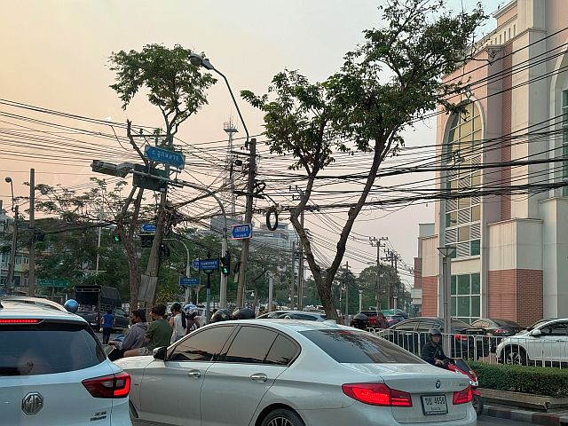 Szare ulice Bangkoku